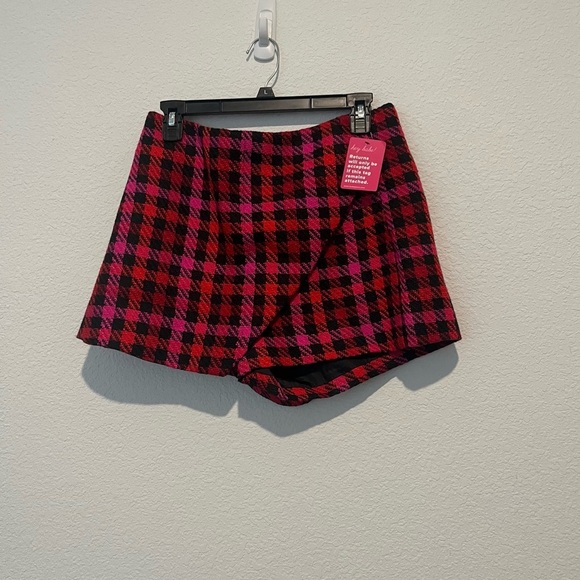 NWT Buddy Love Tweed Plaid Pink Black Red Skort Size Medium - Picture 2 of 6